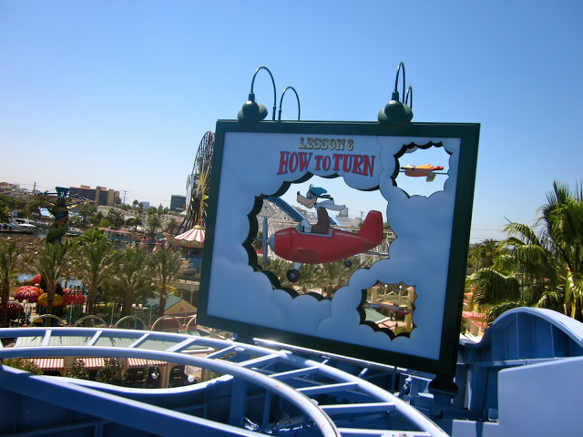 Goofy Flight Ride Attraction Review: Goofy's Sky School - Babes in Disneyland